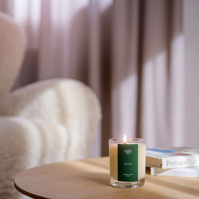 Wood Coastal Candle captures the scent of wood and the natural comforting feeling it give to our energy.